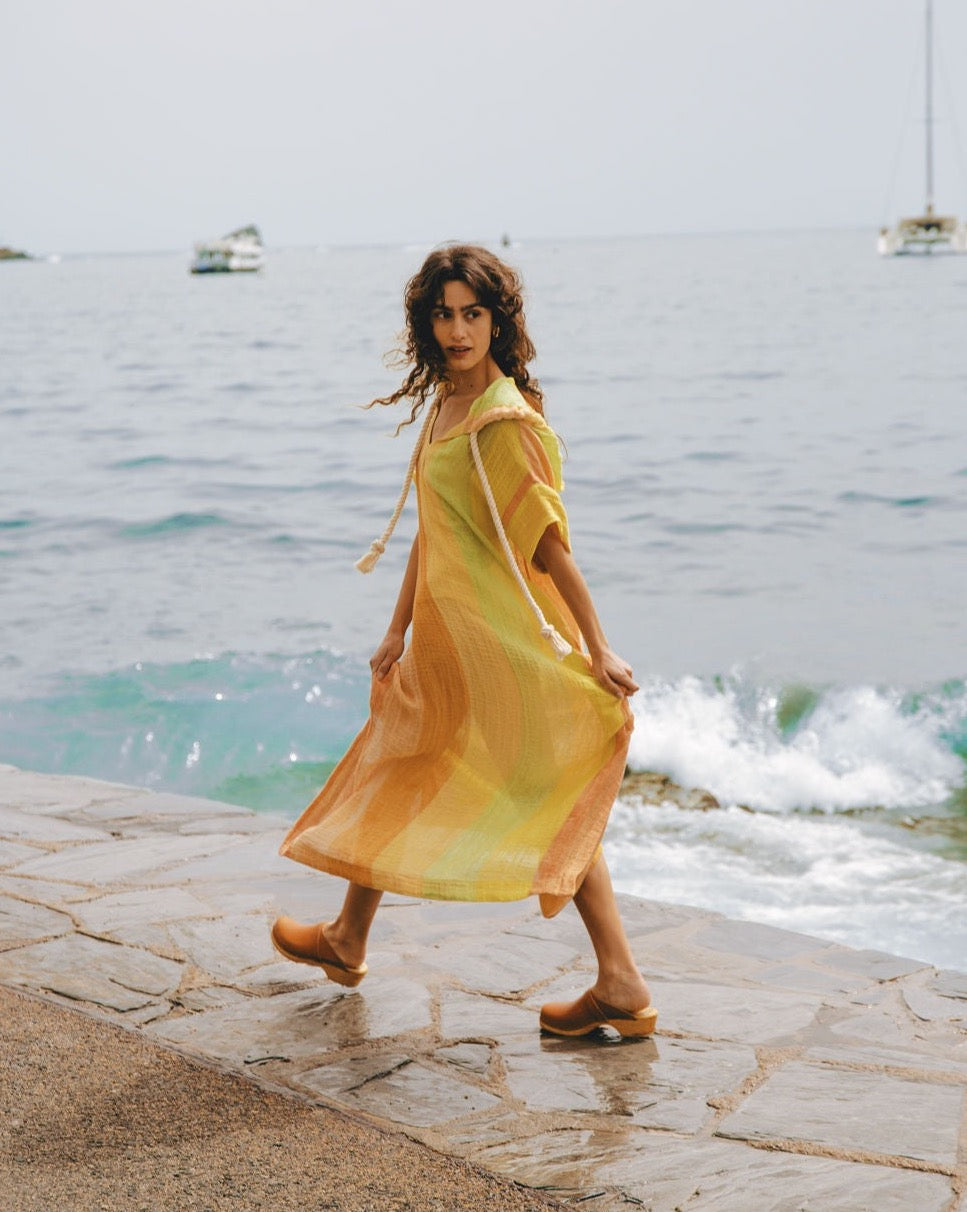 El caftán con capucha – Pepa Cadaques