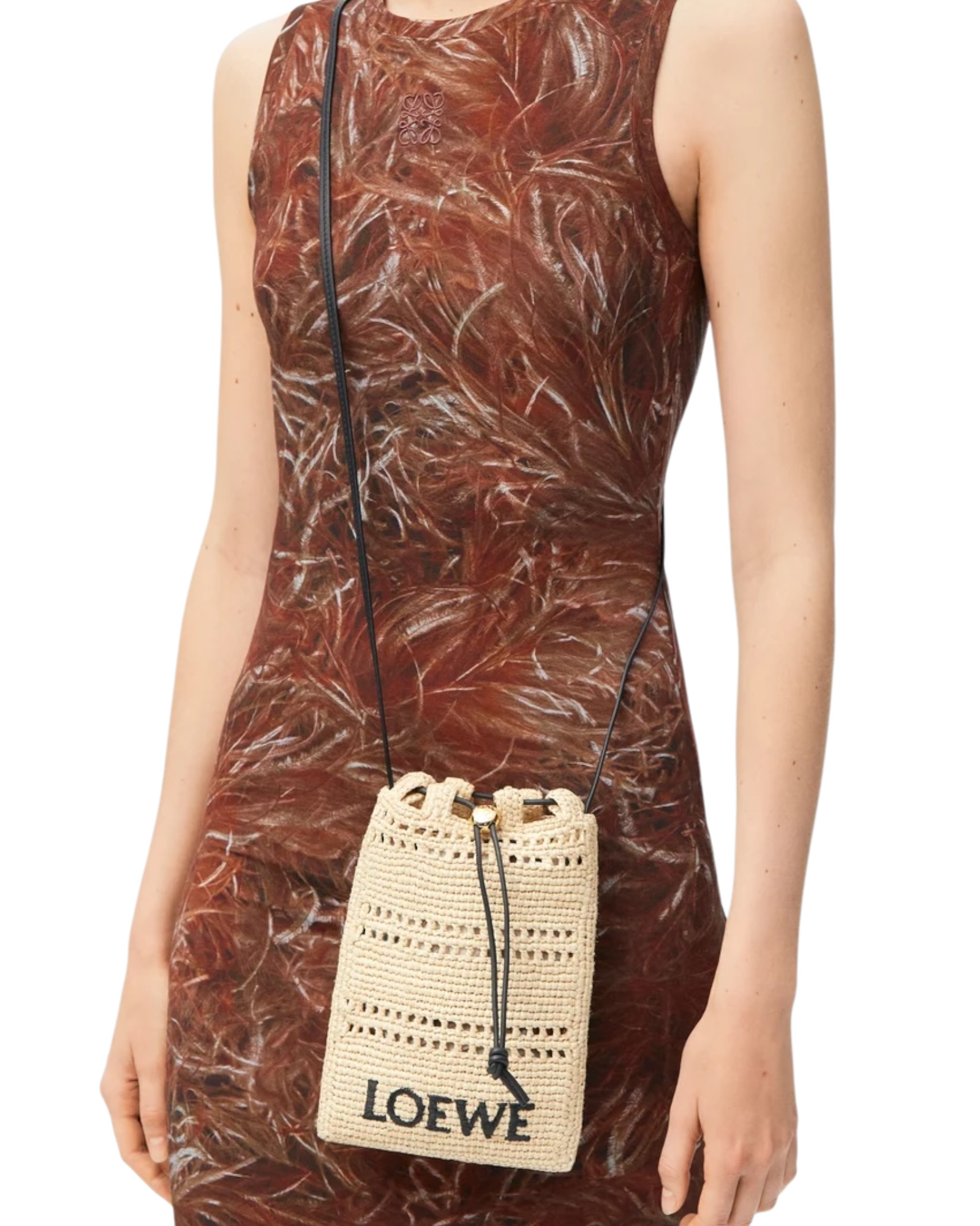Drawstring pocket in raffia