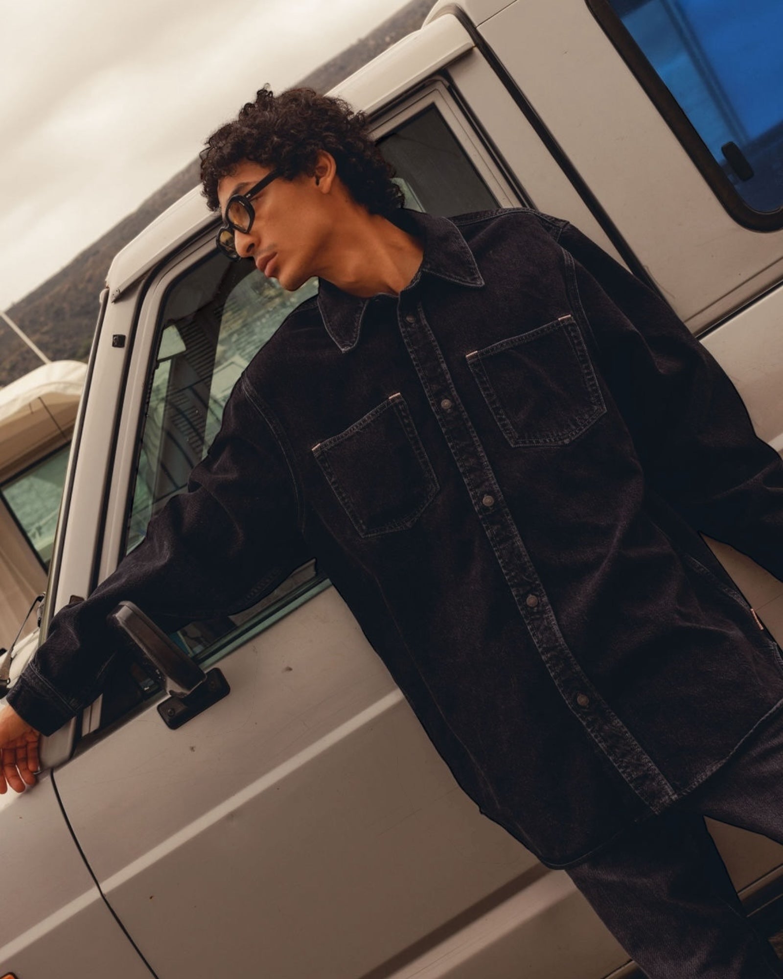 CHEMISE BOUTONNÉE EN JEAN - COUPE DÉCONTRACTÉE